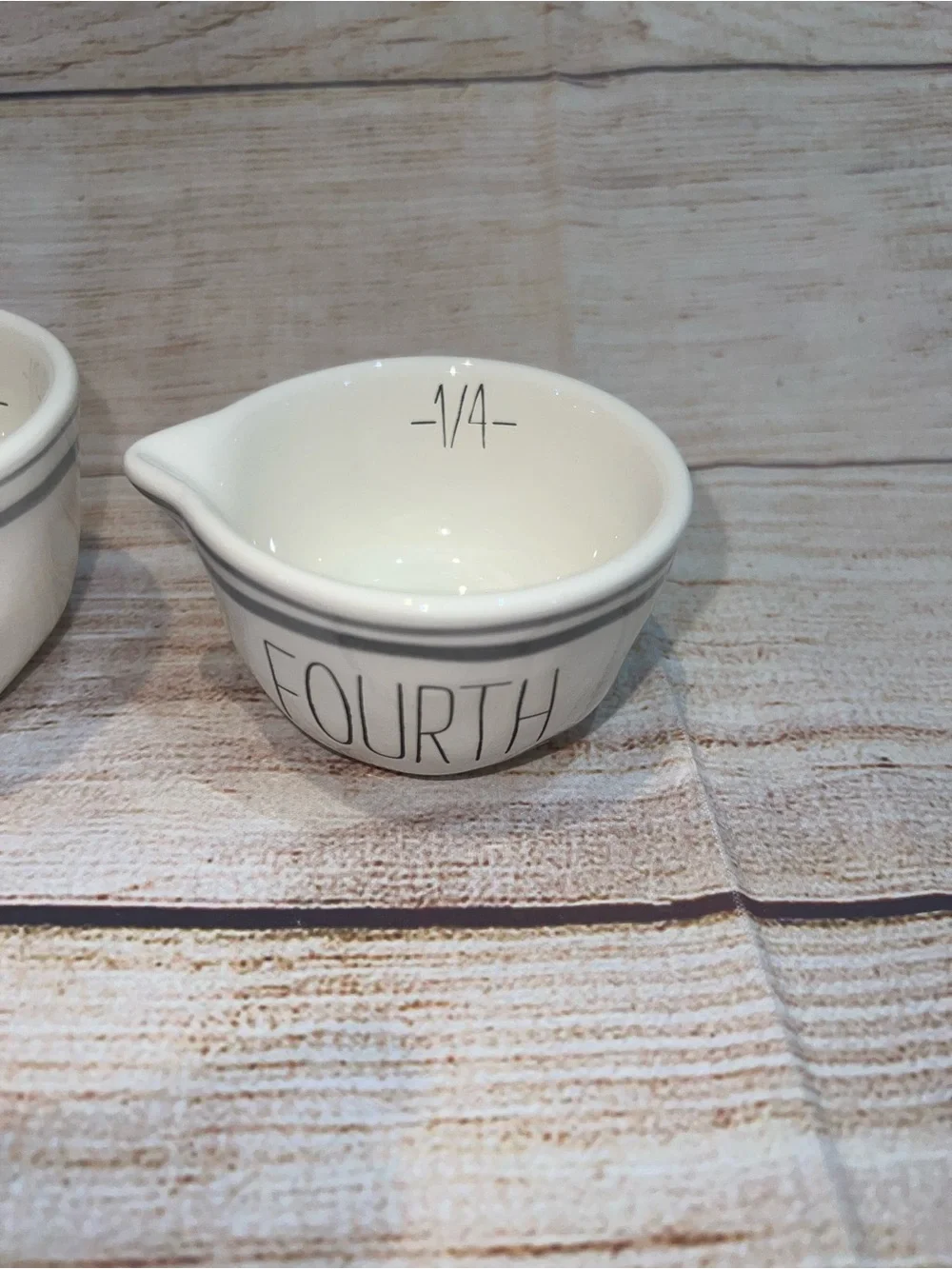 NWT Mud Pie Ceramic Measuring Cups
